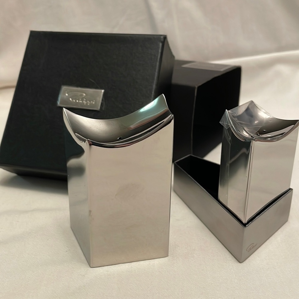 NWT Philippi ELBPHILHARMONIE Salt + Pepper Shaker